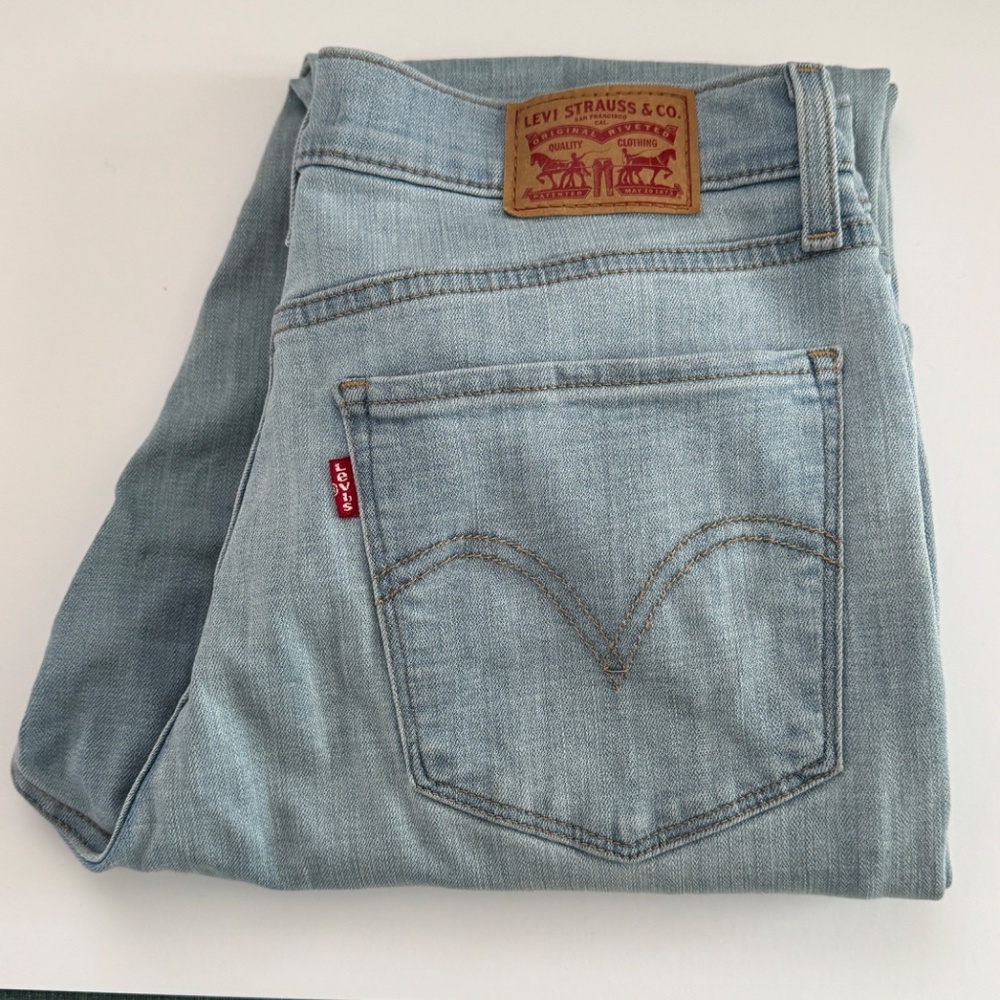 Women's Levi's Classic Straight Sz 8 Light Blue Wash